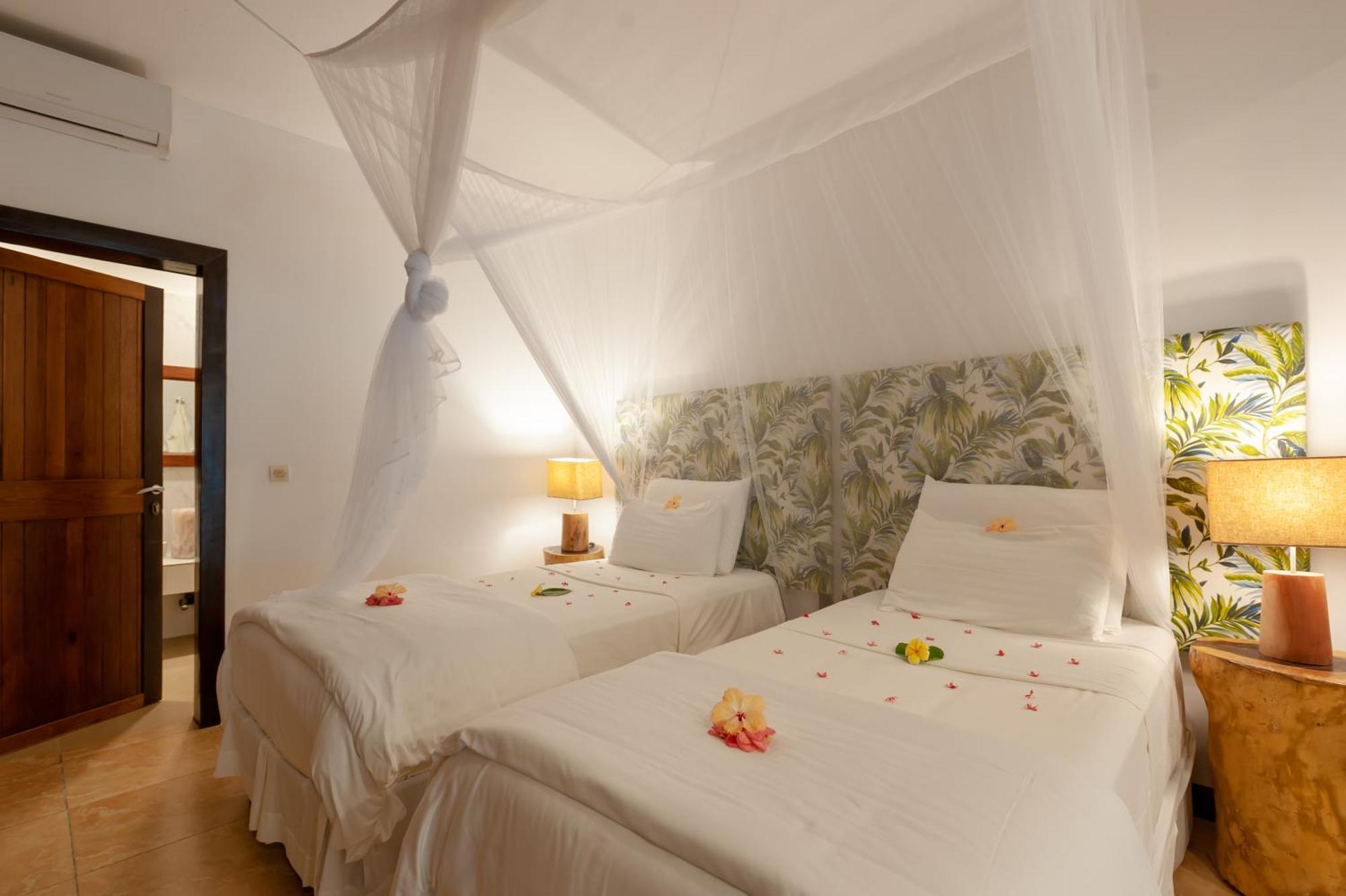 Nosy Be Hotel & Spa Ambondrona  Buitenkant foto