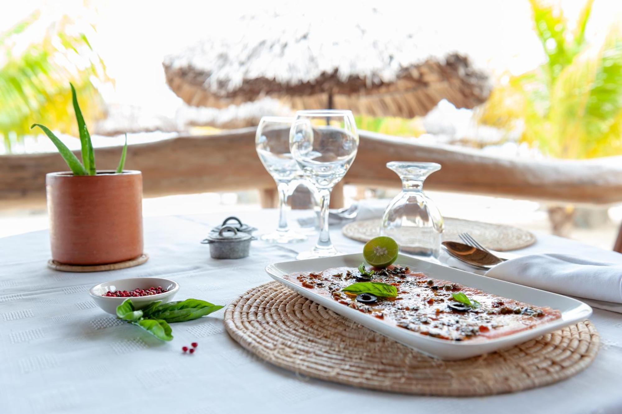 Nosy Be Hotel & Spa Ambondrona  Buitenkant foto