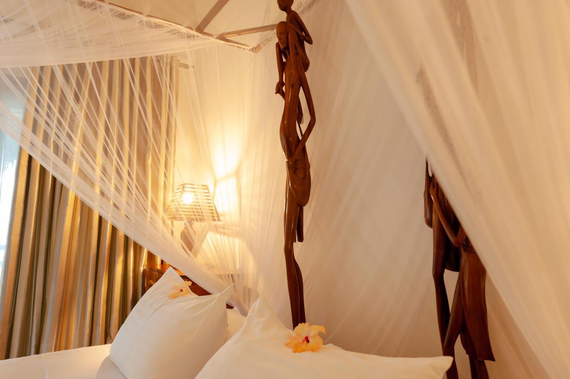 Nosy Be Hotel & Spa Ambondrona  Buitenkant foto
